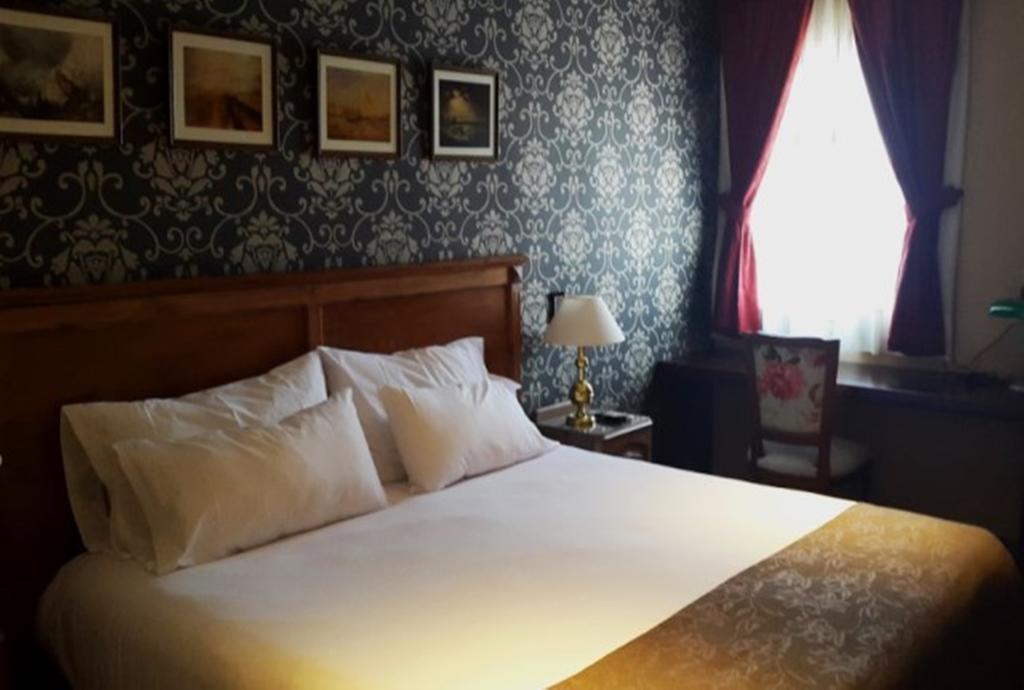 Hotel Bell